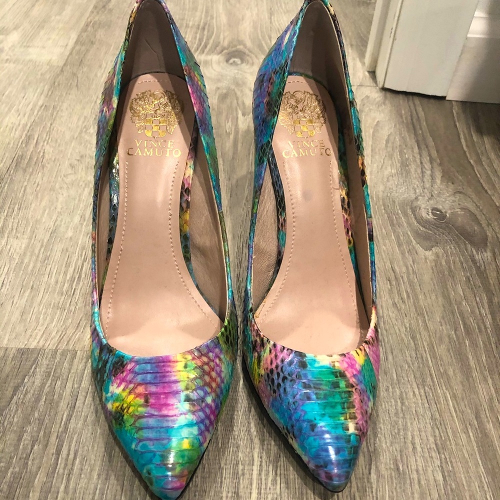 Vince Camuto multicolor heels